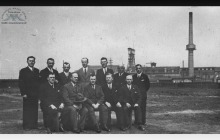 Działacze KS Szyby Jankowice na boisku przy kopalni - lata 30-te ub. wieku