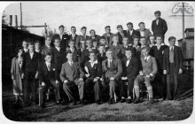 Zespół KS Szyby Jankowice z działaczami po zdobyciu pucharu w Rydułtowach - 1937