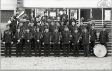 Lata 80-te ub. wieku - Orkiestra Dęta KWK "Jankowice" przed Domem Kultury w Boguszowicach Osiedlu - (foto ze zbiorów kopalni/Zenon Keller)