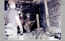 2000-2006 - Od 2000 roku stosowano obudowę kotwiową dowierzchni ścianowej - (foto ze zbiorów L. Admczyka)